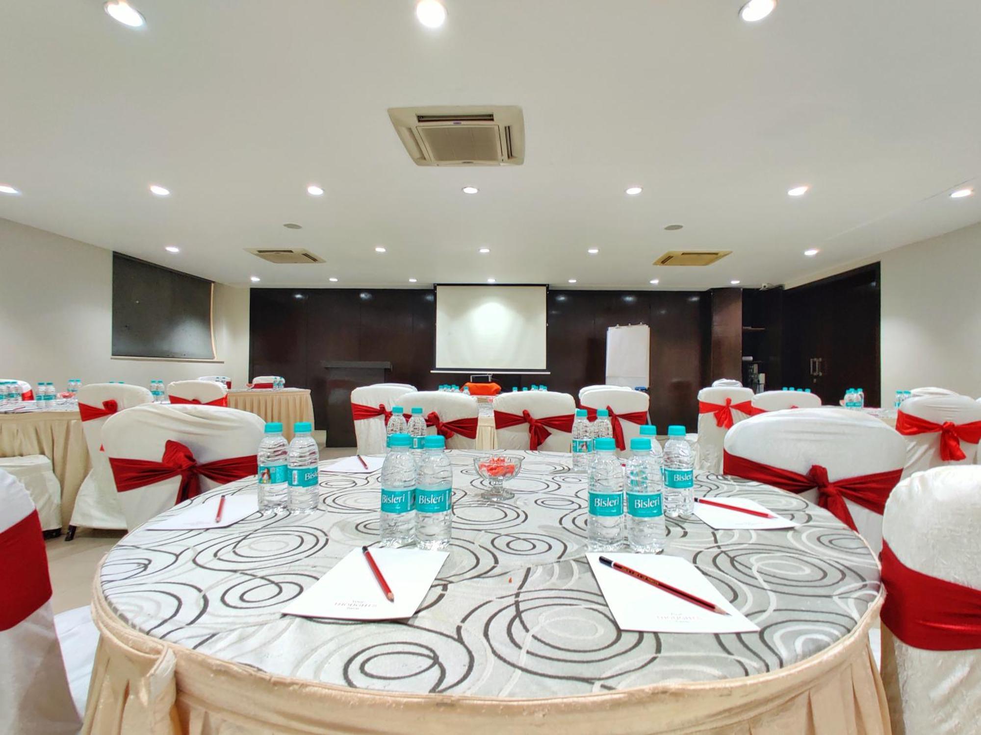 Citrus Hotel Lonavala Eksteriør bilde